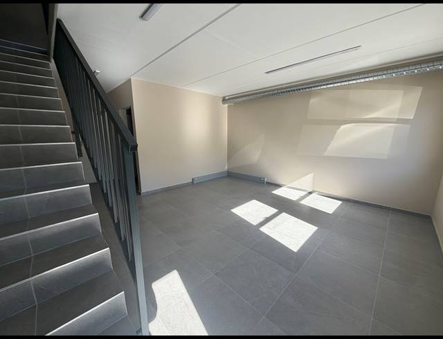 332M² WAREHOUSE TO LET IN FIRGROVE